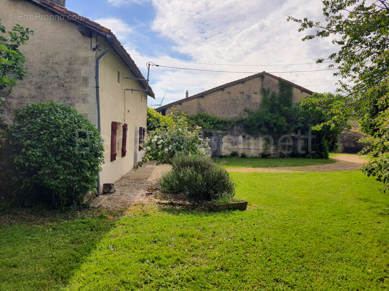 Maison à SAUZE-VAUSSAIS