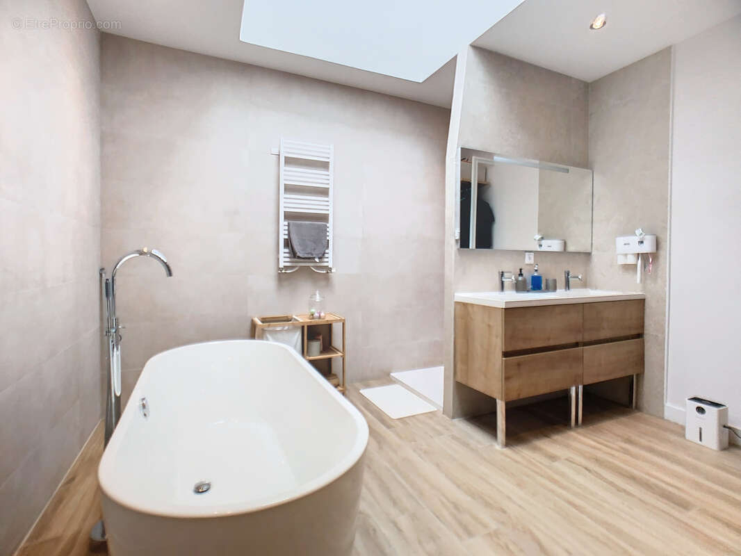 Maison à CHASSE-SUR-RHONE