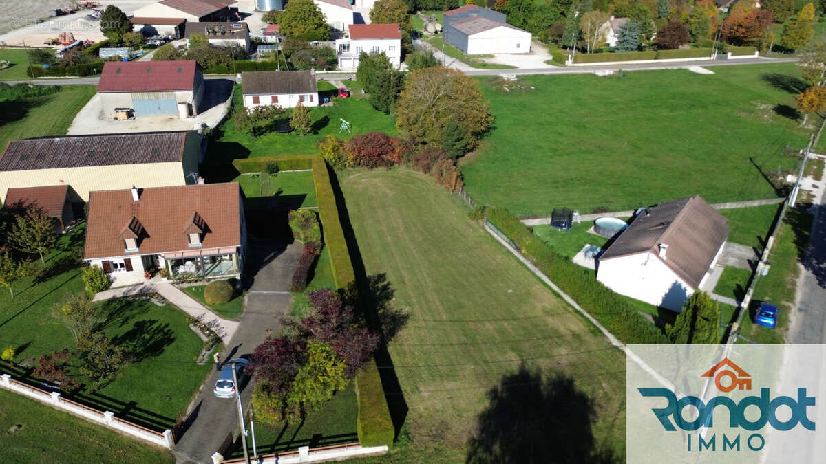 Terrain à LUX