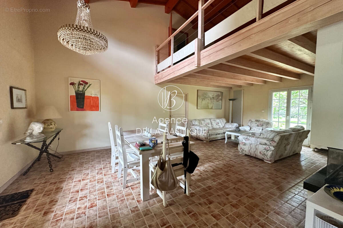 Maison à SAINT-MAXIMIN-LA-SAINTE-BAUME