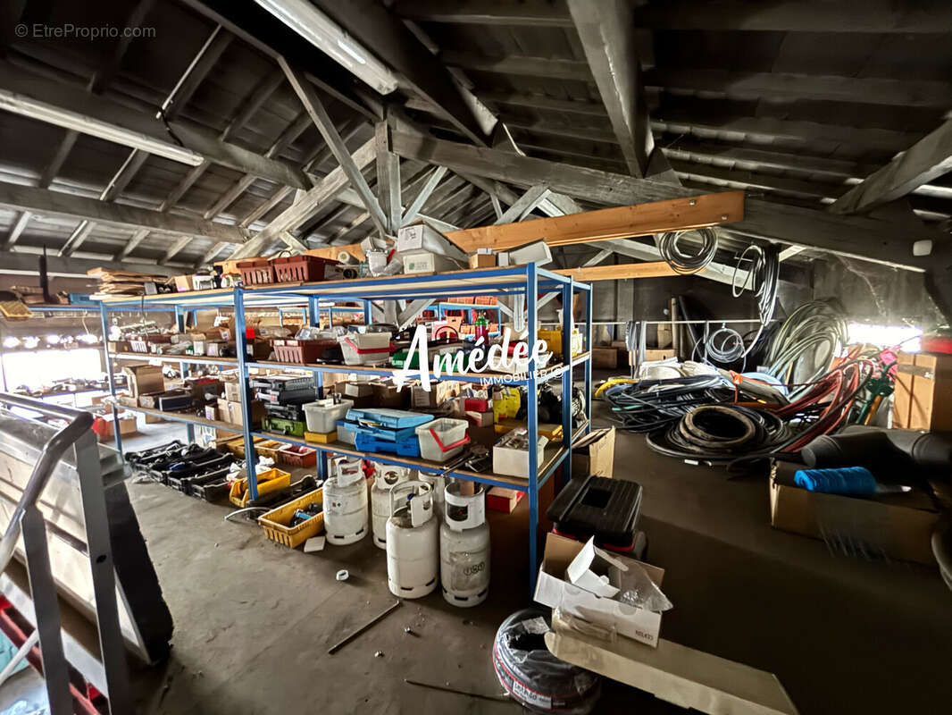 Commerce à CARMAUX