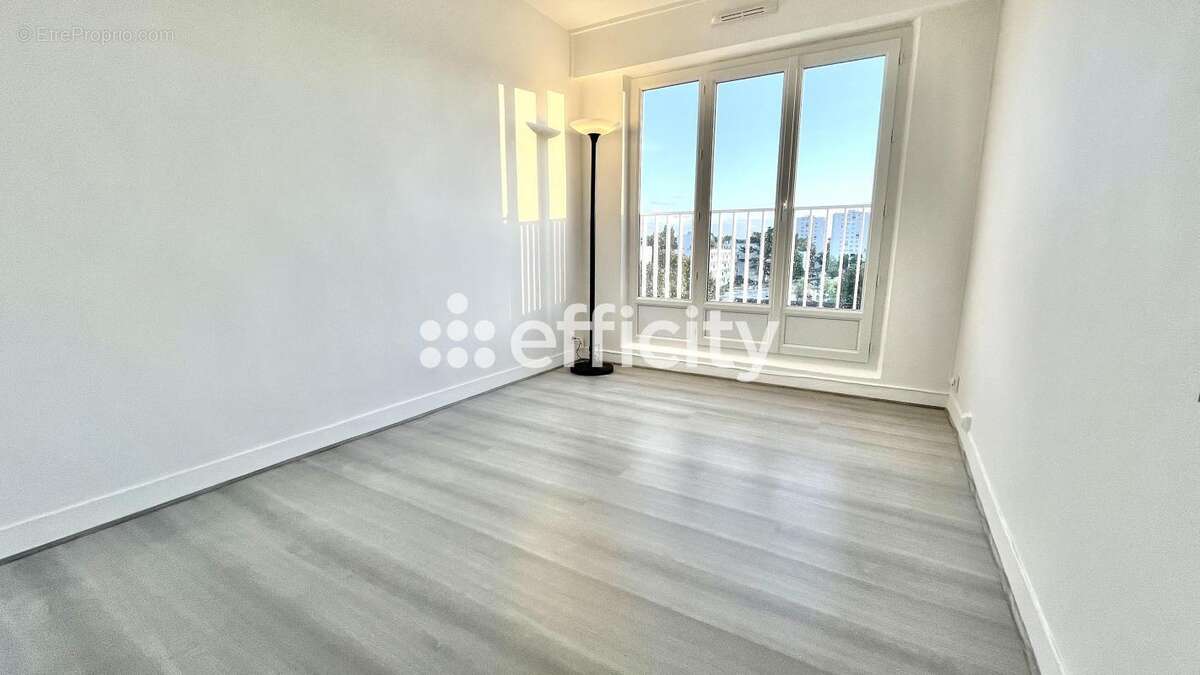 Appartement à CHILLY-MAZARIN