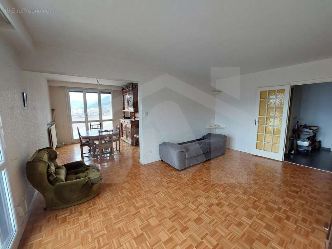 Appartement à FONTAINE