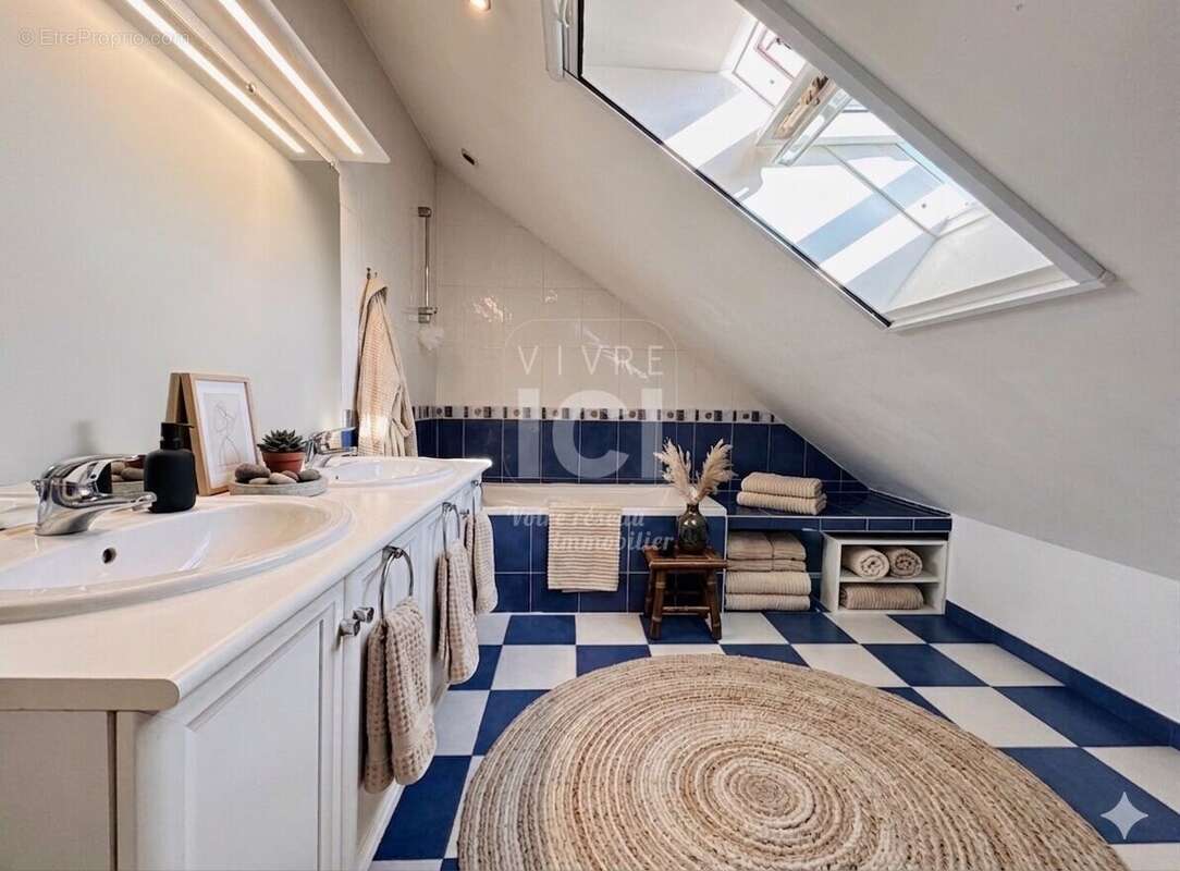 Maison  Vie de Plain - Pied familiale - 5 chambres - Petit Mars - Bourg - 155M² - photo 16