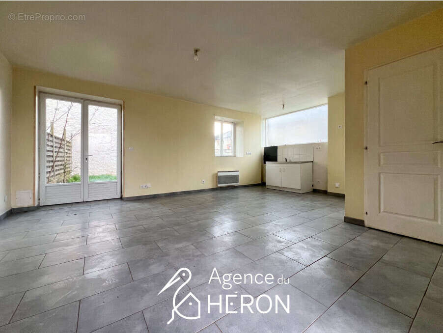 Maison à BEAUNE-LA-ROLANDE