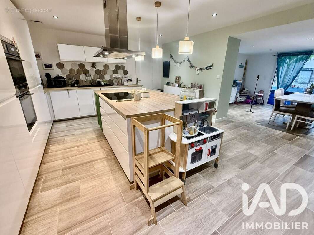 Maison 135 m² à La Trinite-Porhoet  - photo 5