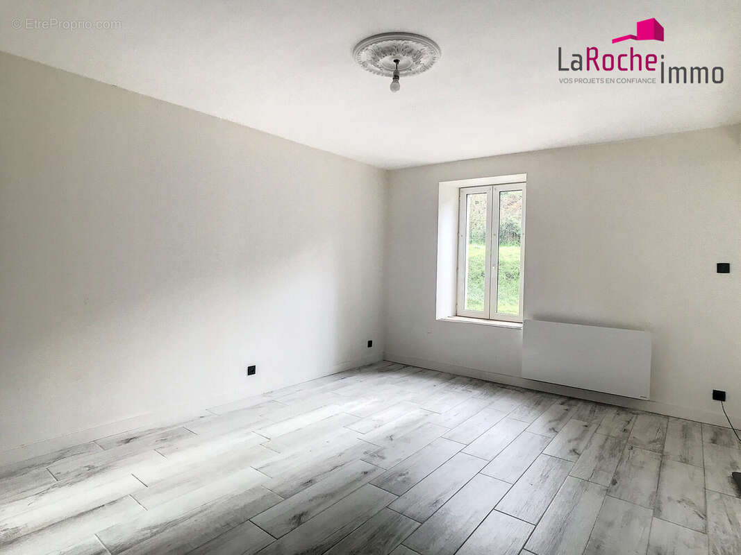 Maison à LA ROCHE-MAURICE