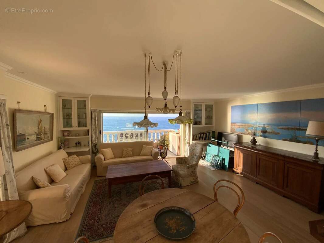 Appartement à MENTON