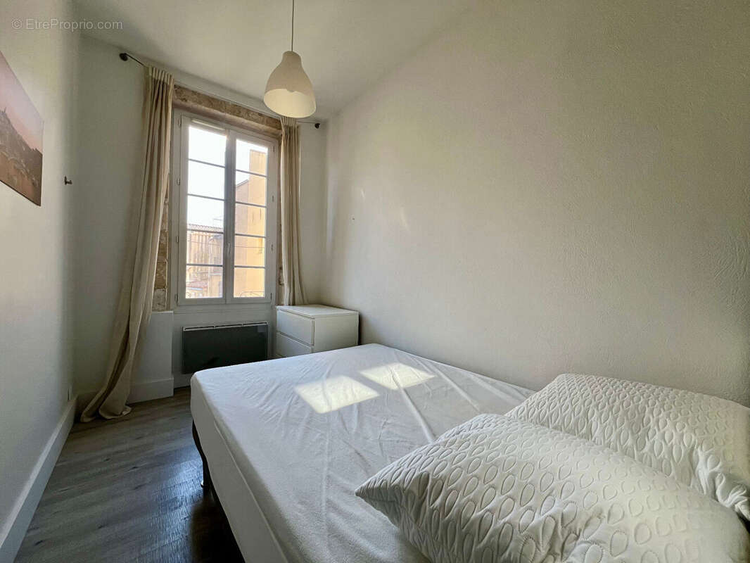 Appartement à MARSEILLE-2E