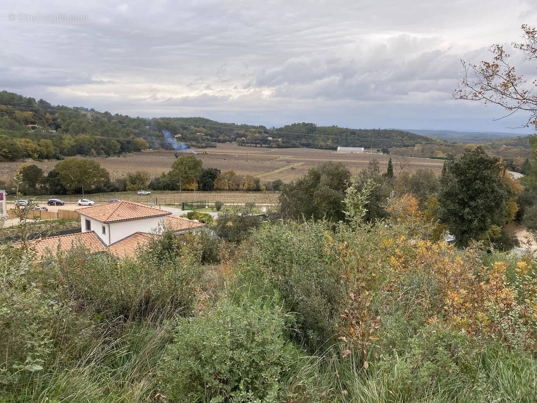 Terrain à FLASSANS-SUR-ISSOLE