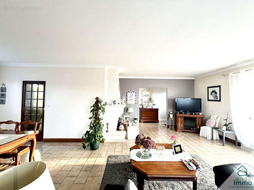 Maison à FONTAINE-LE-COMTE