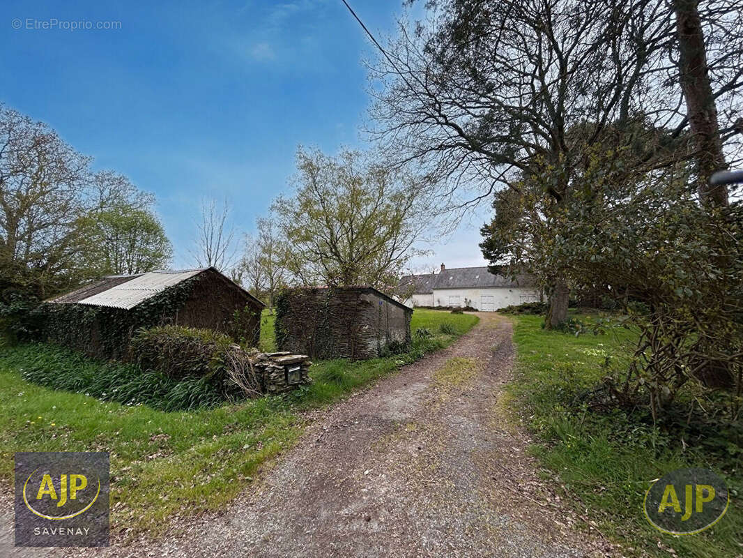 Maison à LA CHAPELLE-LAUNAY