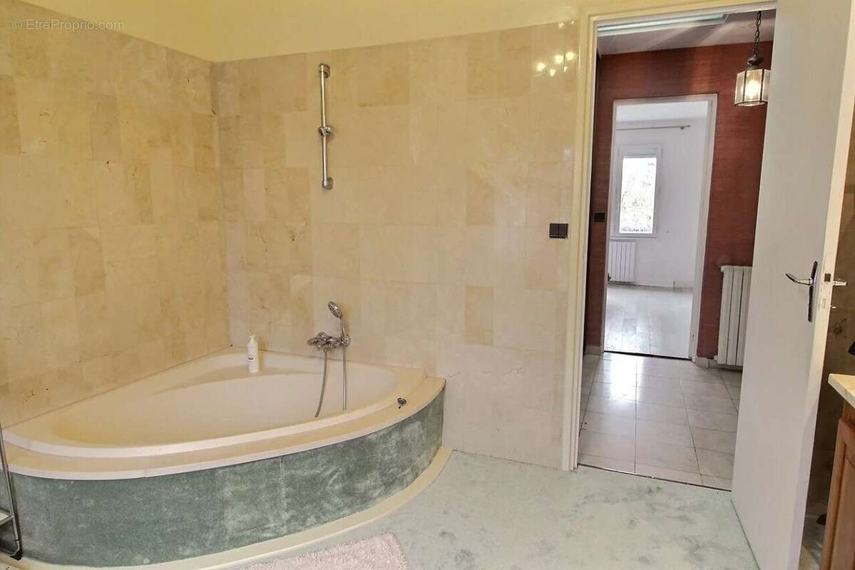 Maison à SAINT-MAUR-DES-FOSSES