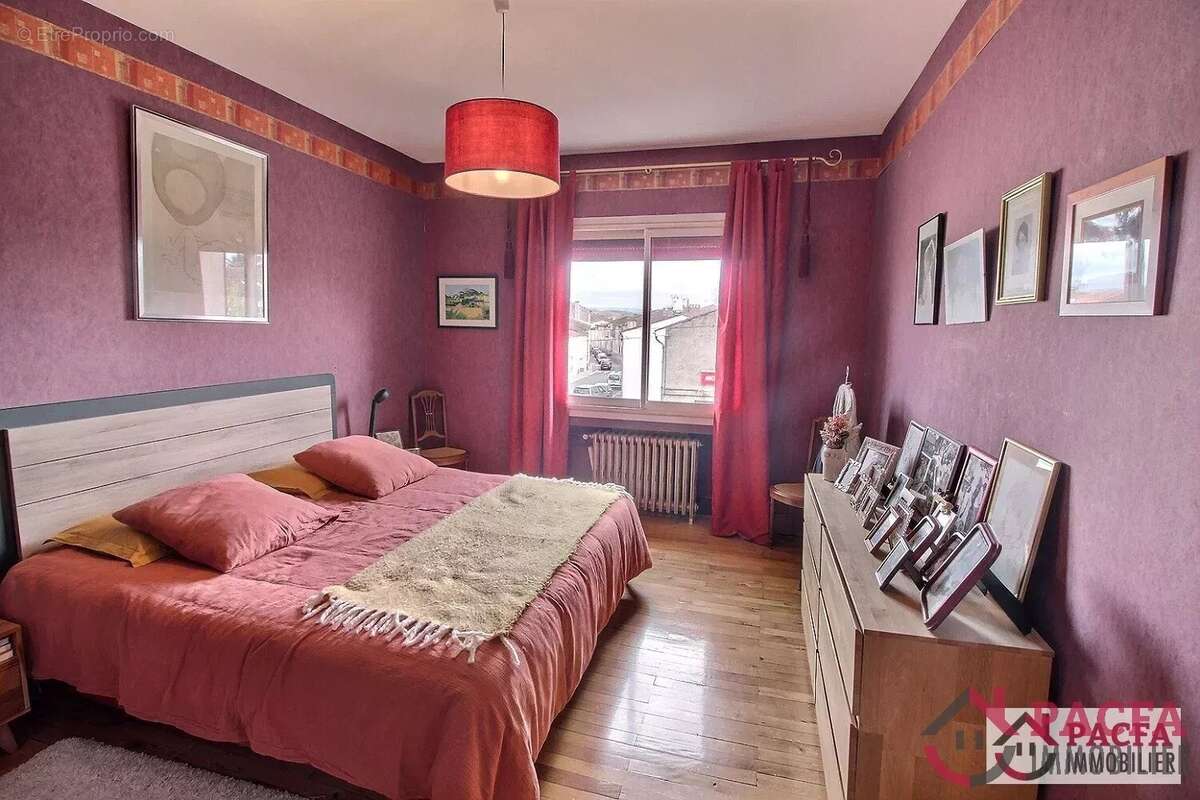 TRAVET - Maison de charme sur 1014 m² de terrain - photo 11