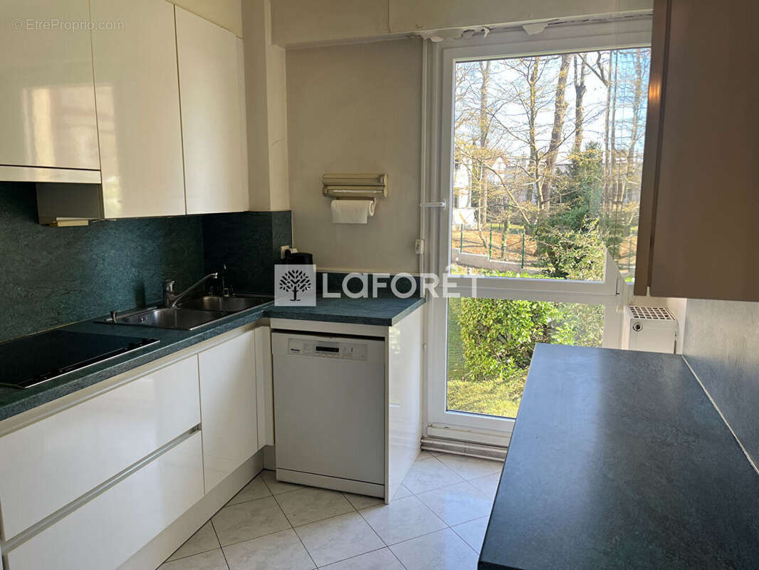 Garches 5 pièces 114 m², cave et double emplacement de parking - photo 5