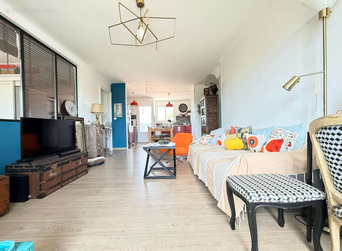 Appartement à SIX-FOURS-LES-PLAGES