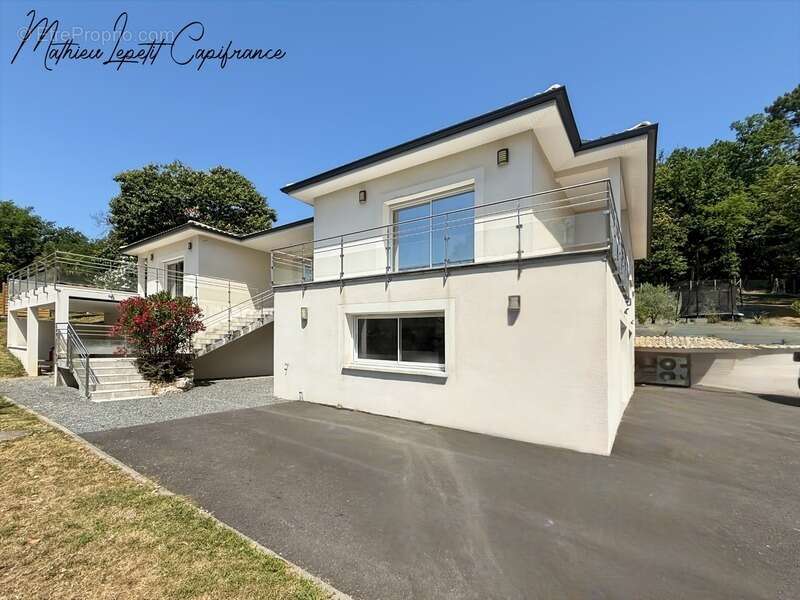 Maison contemporaine de 253 m² avec piscine, garage isolé de 100 m² et terrain de 4 728 m² – CHANCELADE- aucun travaux à prévoir - photo 14