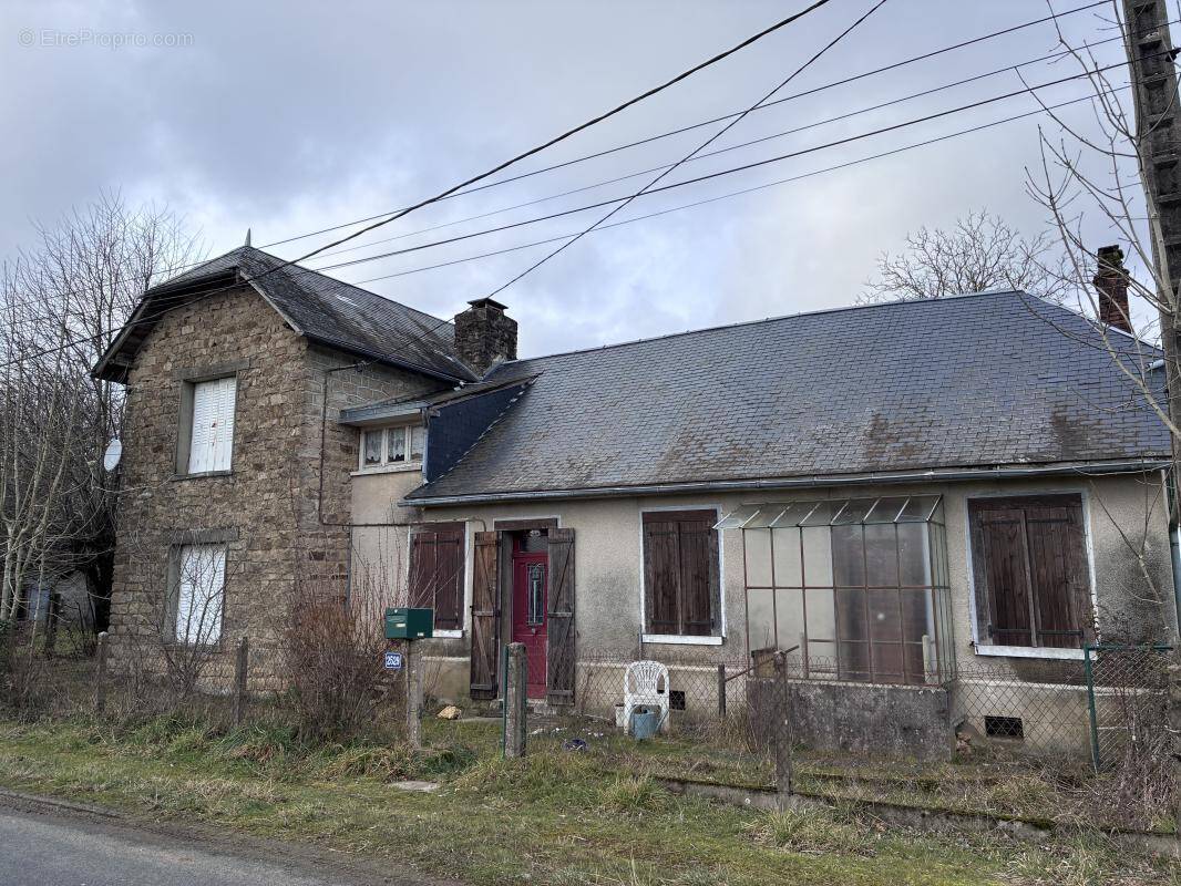 Maison à UZERCHE