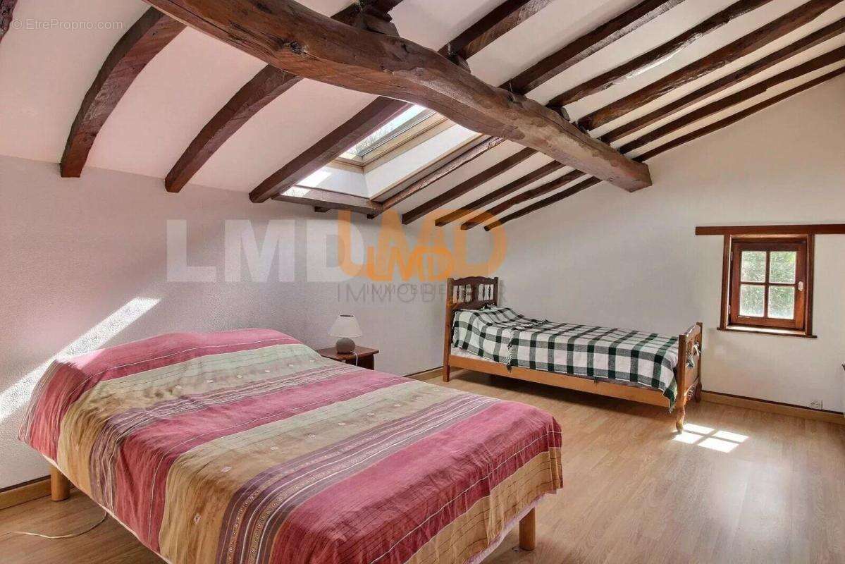 Maison à SAINT-MARTIN-DE-JUILLERS