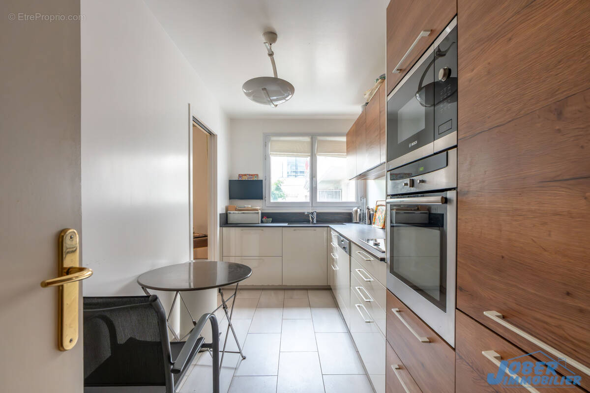 Appartement à PARIS-12E