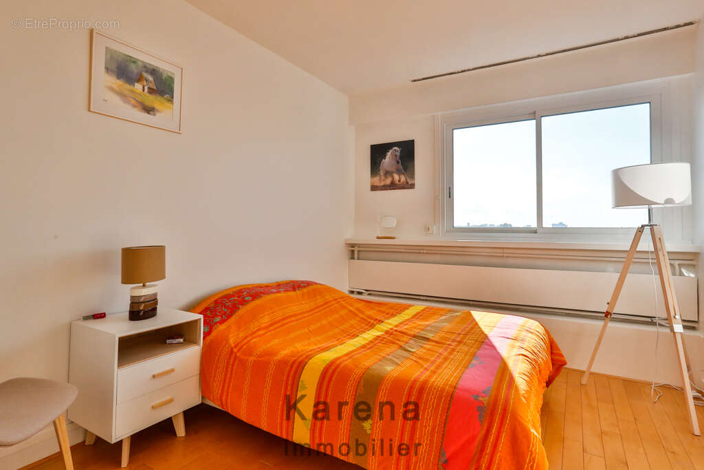Appartement à PARIS-14E