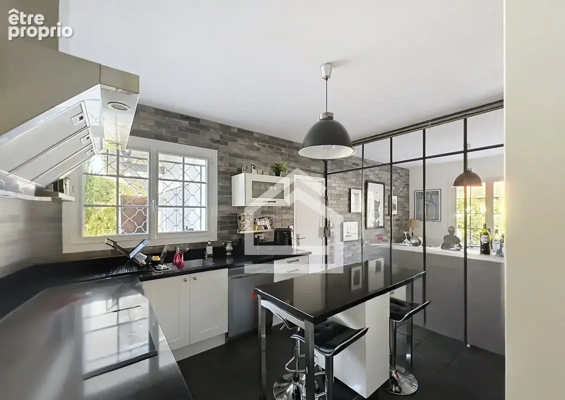 Saint Aubin de Médoc - Maison familiale en exclusivité avec piscine et garage - photo 4