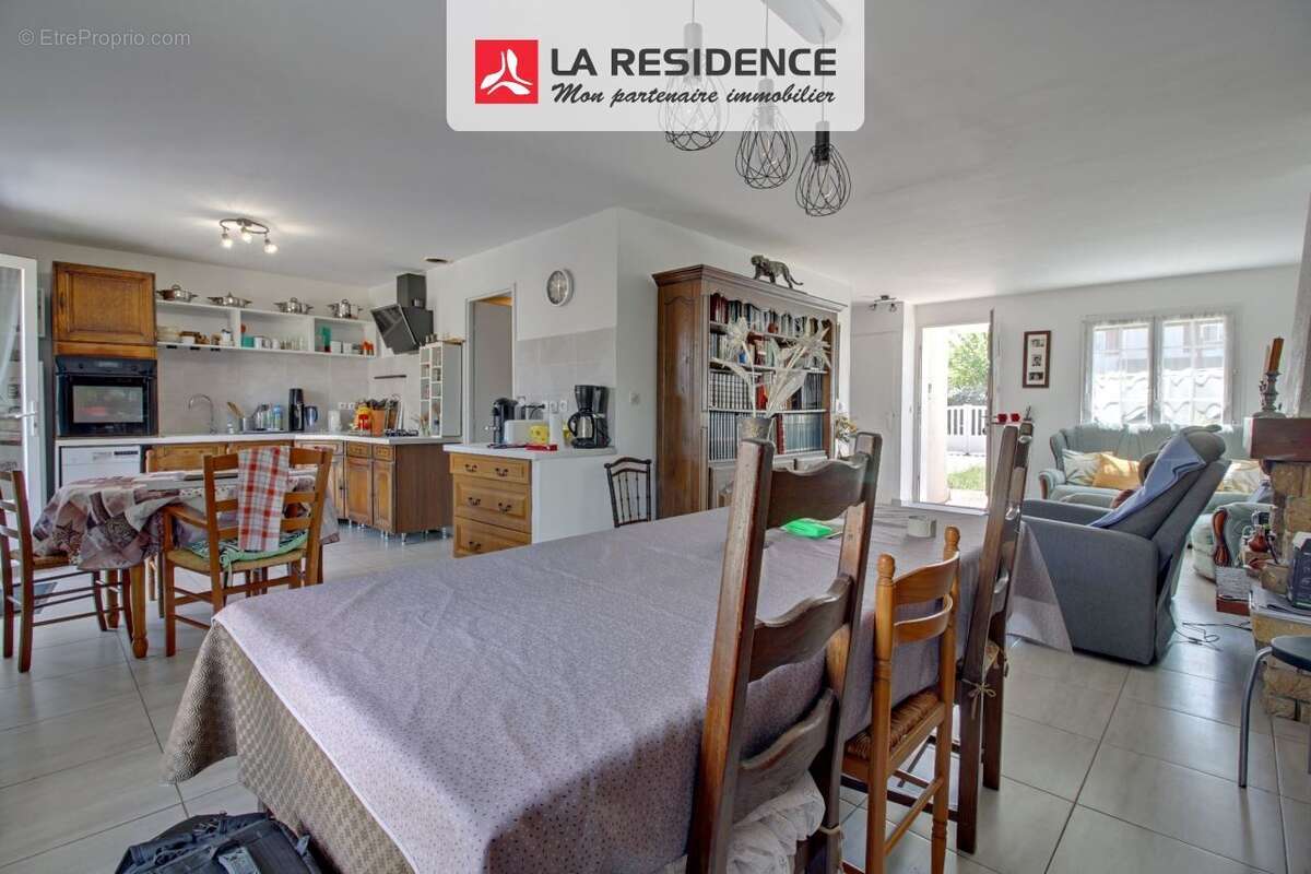 Maison à LES MUREAUX