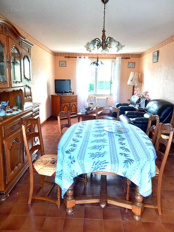 Maison à COUTRAS
