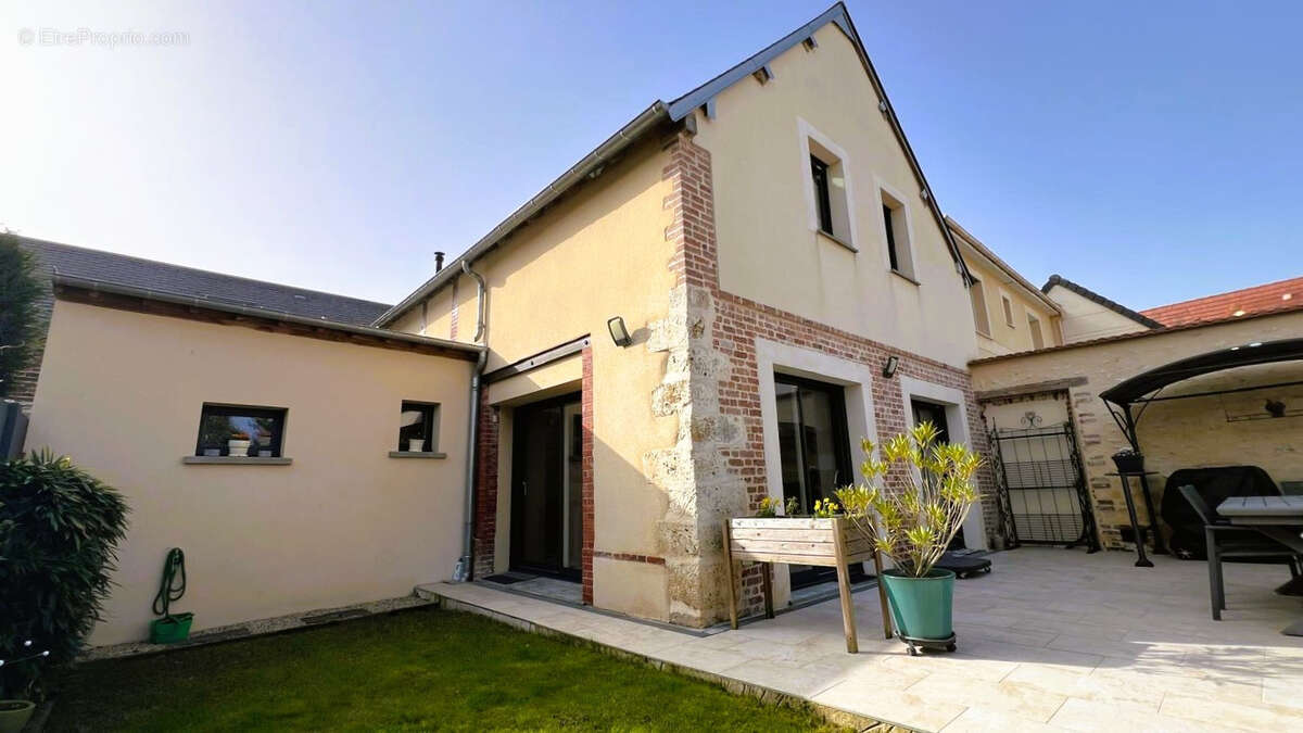 Maison à LE COUDRAY