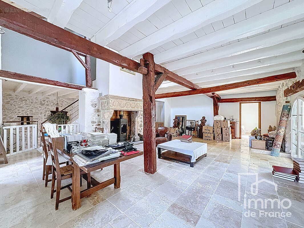 Maison chezery forens  270 m2 - photo 2