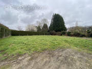 Terrain à CREPY-EN-VALOIS