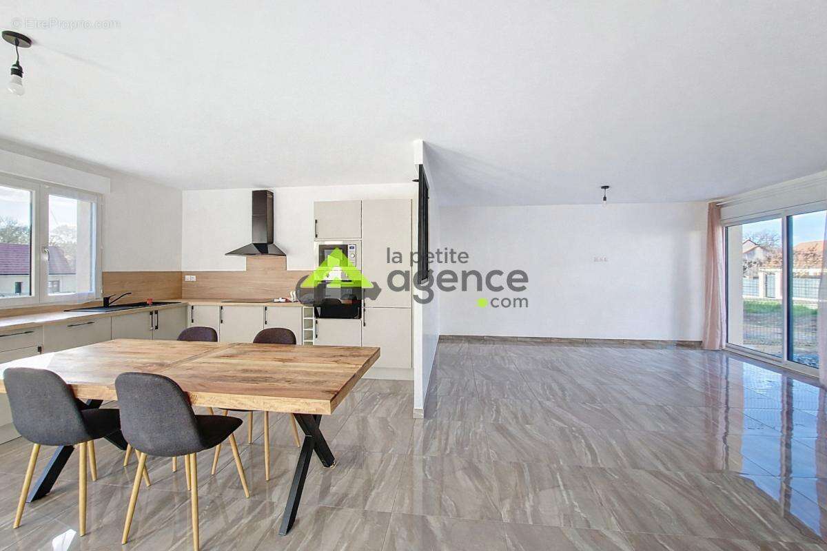 Maison à SAINT-FIEL