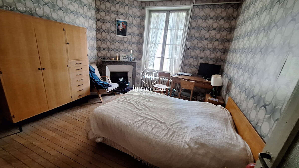 Maison 243 m² à Limoges  - photo 8