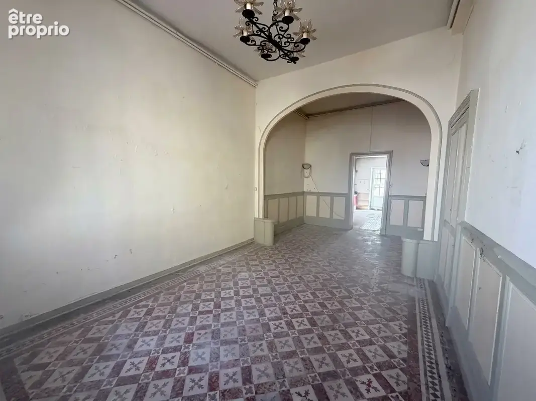 Ensemble immobilier  composé d'une maison à rénover et d'un apt loué avec cour - photo 2