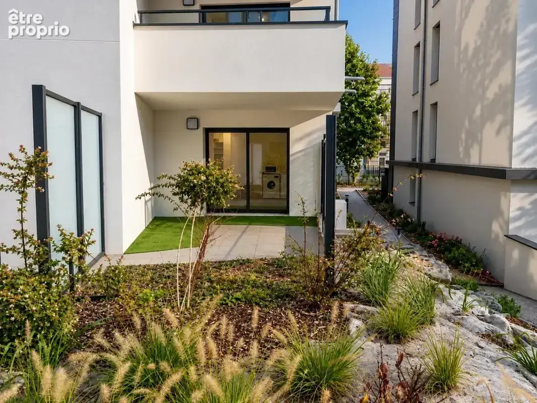 Clermont-Ferrand, Allées Blatin – T1 récent terrasse et jardin - photo 2
