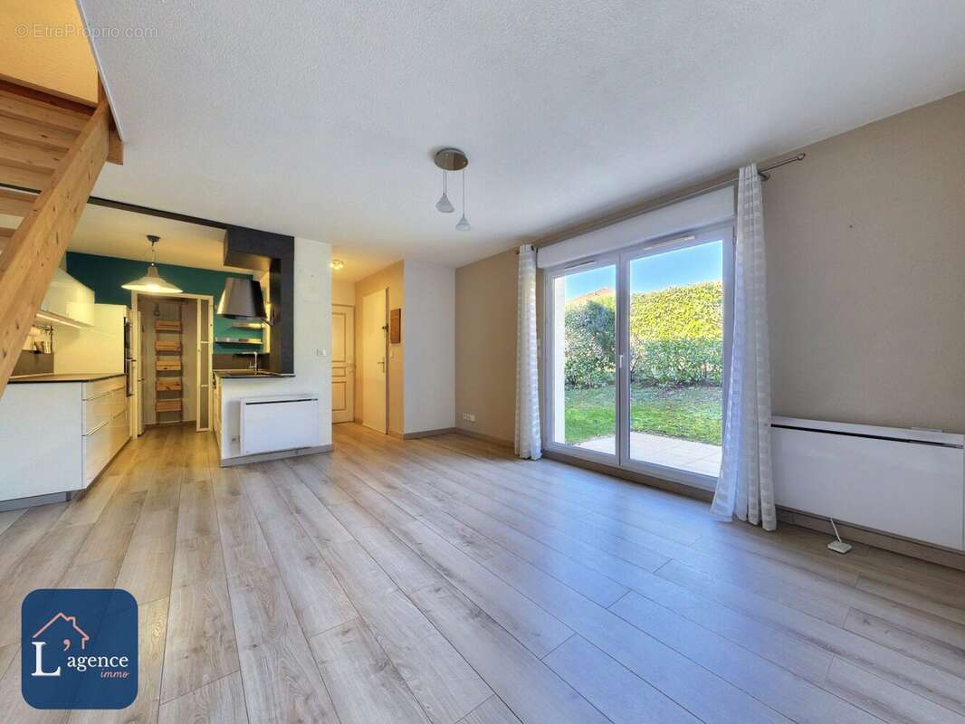Appartement à PREVESSIN-MOENS