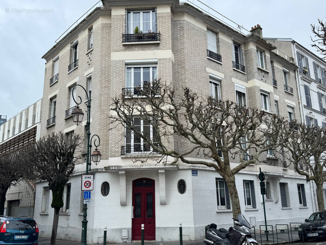 Appartement à LA GARENNE-COLOMBES