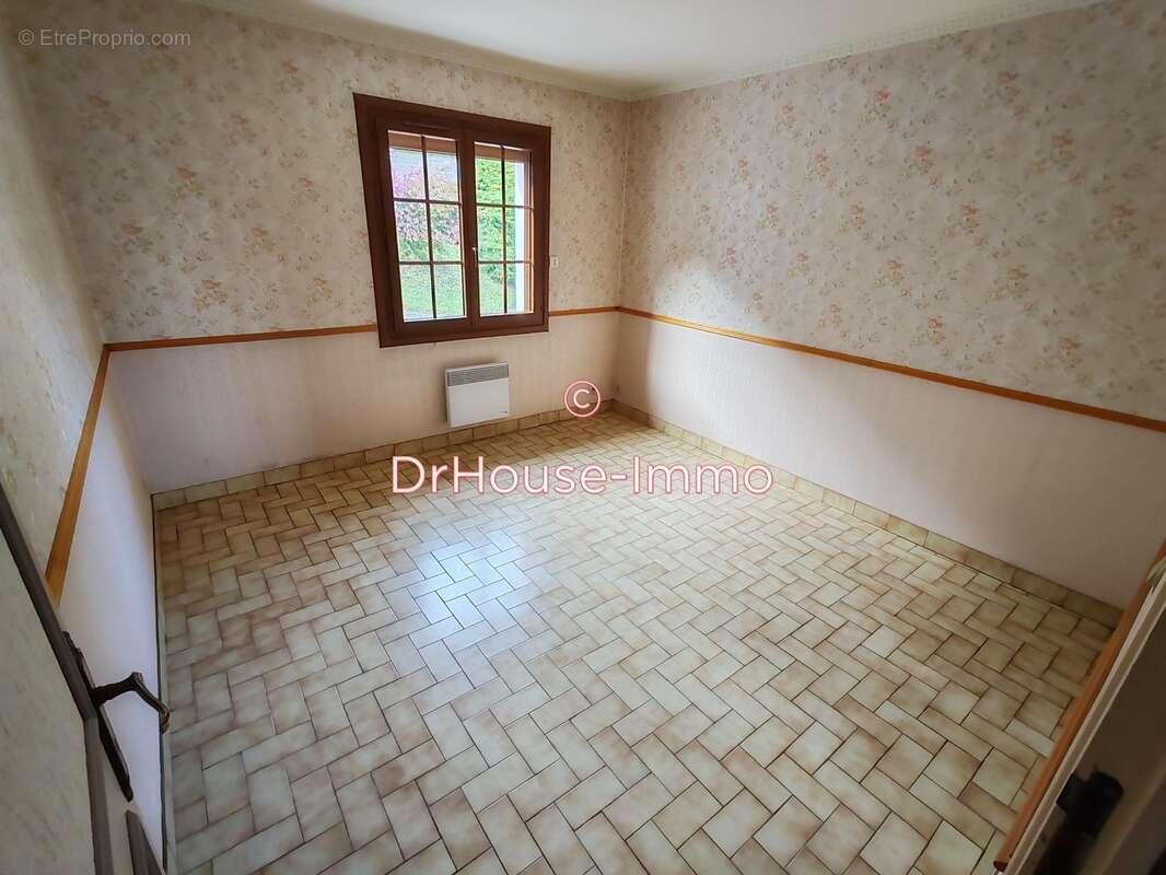 Maison à VAUX-SUR-VIENNE