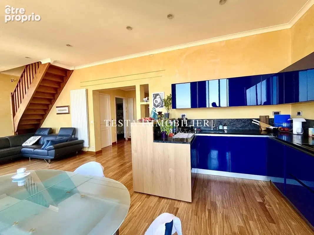 Menton Terres Chaudes - Dernier étage d'une maison de maître - Appartement duplex de 145 m2 (92 m2 loi carrez) - photo 10