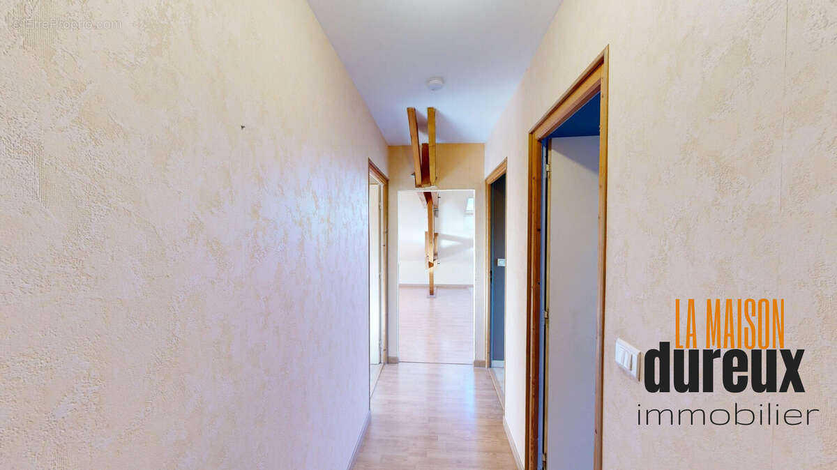 Appartement à SERRE-LES-SAPINS