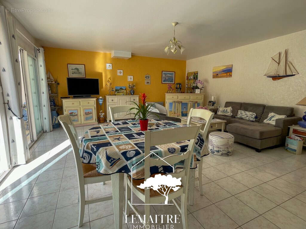 Maison à LES MATHES