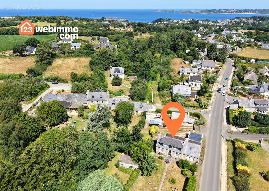 Maison à TREDREZ-LOCQUEMEAU