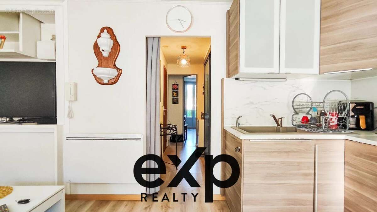 Appartement à VINS-SUR-CARAMY