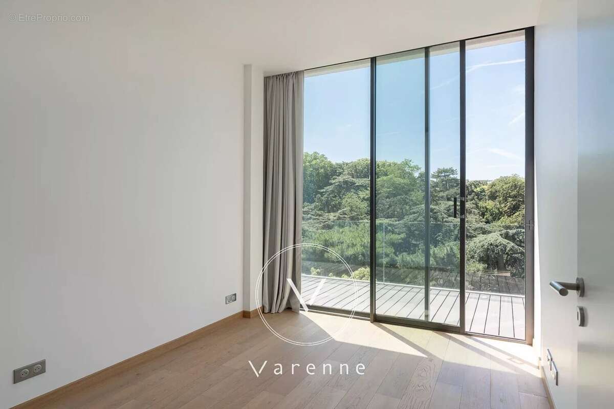 Paris 14e - Parc Montsouris - Duplex d'exception rénové à vendre -  5 pièces - 3 chambres - Terrasses - 250 m² - photo 12