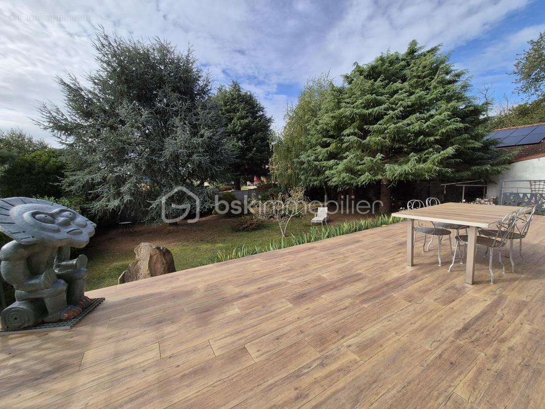 Maison à COURCOURONNES