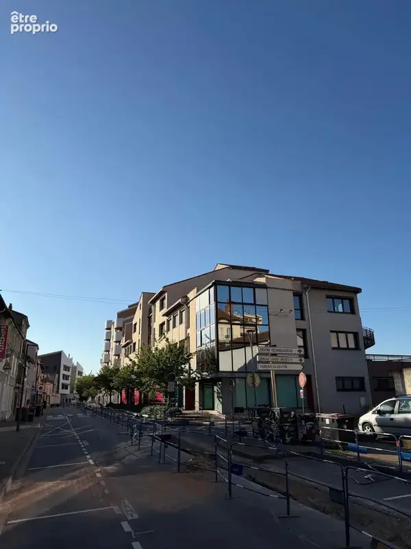 Appartement de 108 M2 avec 42,5 M2 de terrasse - cave - parking - photo 2