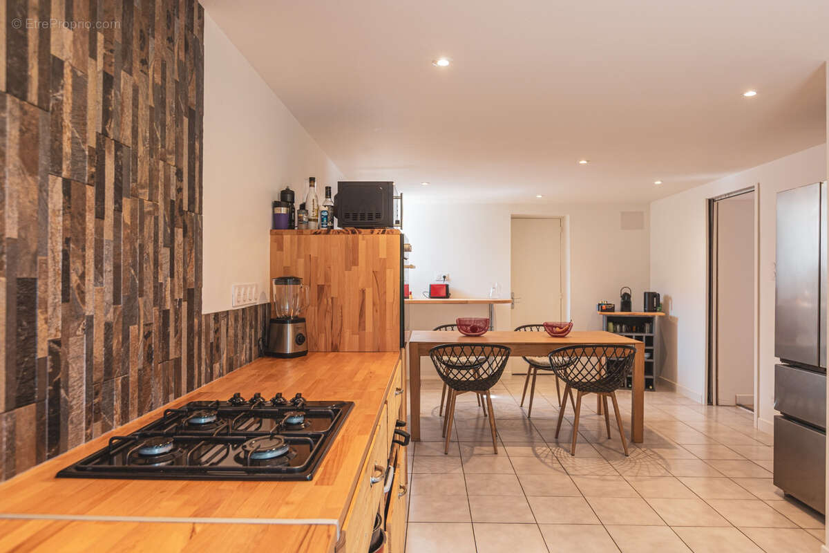 Appartement à ANGRESSE