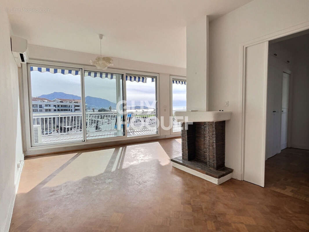 Appartement à MARSEILLE-8E
