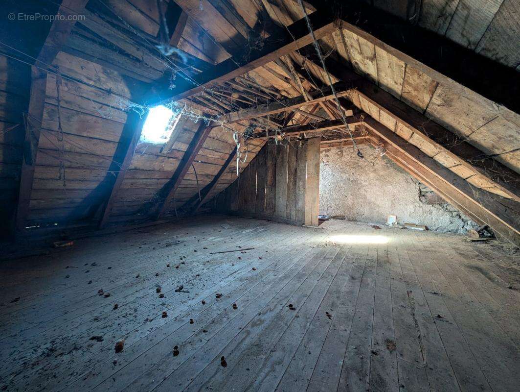 Maison à VILLECOMTAL