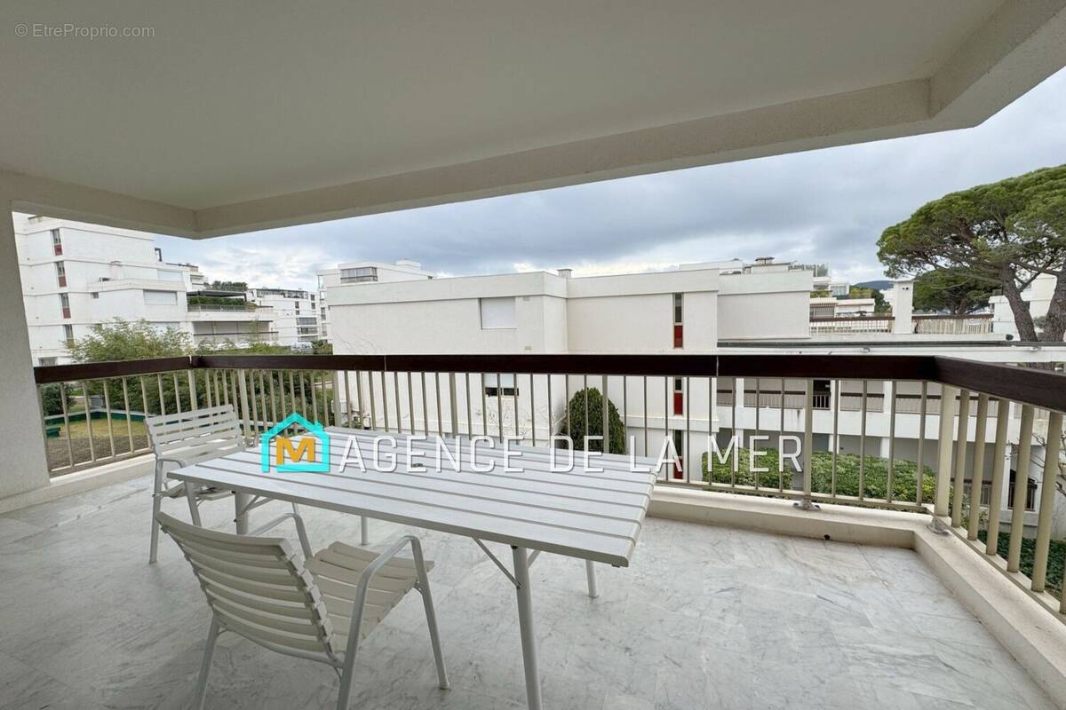 Appartement à MANDELIEU-LA-NAPOULE